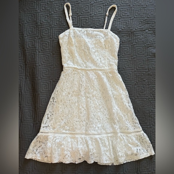Hollister Dresses & Skirts - Hollister White Lace Dress